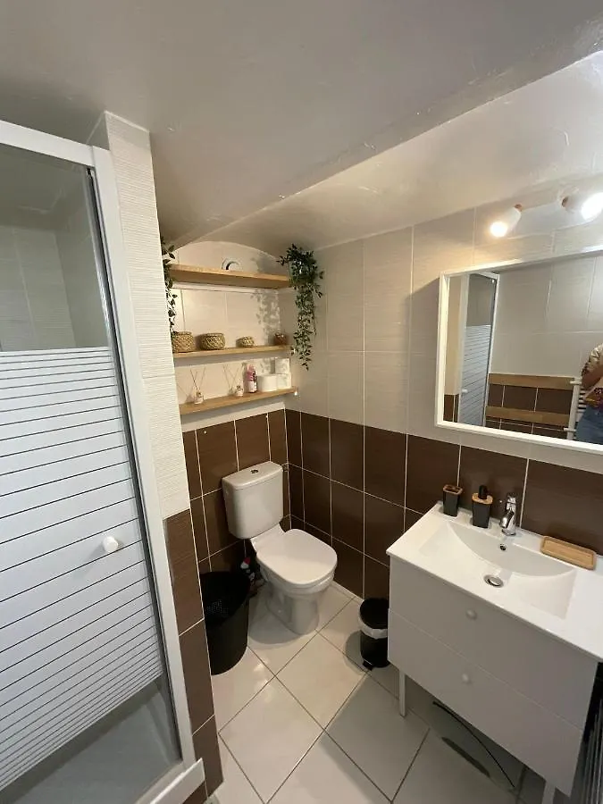 Studio Vallon D'Azur A 카르쿠에이란느 0*,